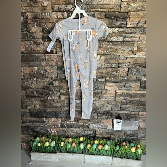 Carter's Gray Pajama Sets with Giraffe Pattern - Picture 3 of 7